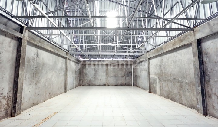 Ruko Yang Terletak Di Jl. Laksa Adisucipto Yang Dengan Luas Tanah 297 Meter, Luas Bangunan 258 Meter Persegi, Lebar Depan 9 Meter, Panjang 35 Meter, Row Jalan 15 Meter, Terdiri Dari 2 Lantai Dan Menghadap Ke Selatan, Dilengkapi 2 Kamar Tidur Dan 3 Kamar M 2