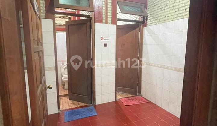 Quick Sale Prime Business Venue on Damai Street Sleman, Suitable for Office/Homestay