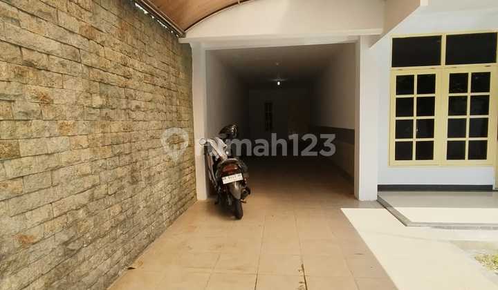 Disewakan Rumah Dalam Perum Taman Griya Indah Lokasi Dekat Mirota Godean 2