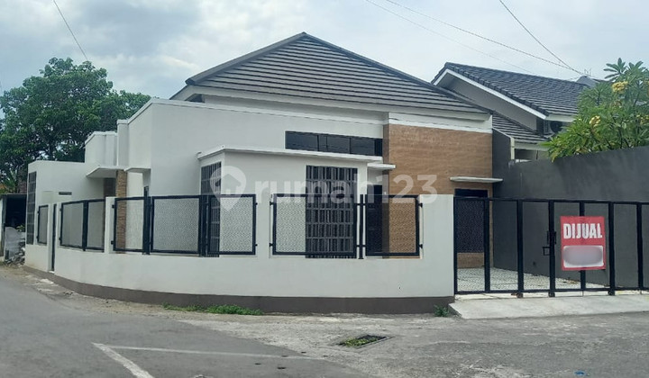 Rumah Baru Minimalis Strategis Dekat Jl. Raya Godean, di Sidokarto, Godean, Sleman