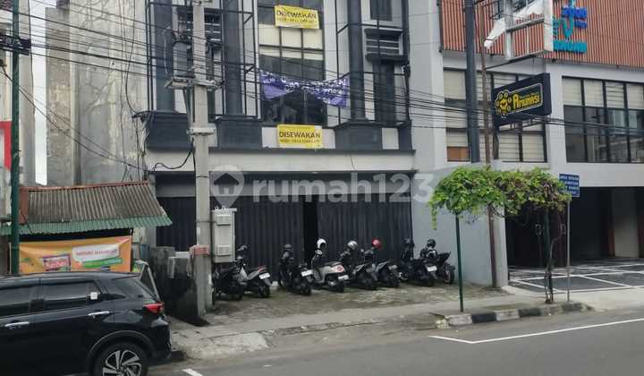 Disewakan Ruko Strategis 3,5 Lantai di Sagan Pusat Bisnis, Terban, Gondokusuman, Yogyakarta Disewakan Ruko Strategis 3,5 Lantai di Sagan Pusat Bisnis, Terban, Gondokusuman, Yogyakarta