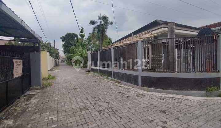 For Sale: Luxurious House with 1158 Square Meters Area, Suitable for Residence, Office, or Warehouse, Trihanggo, Gamping, Sleman. 2