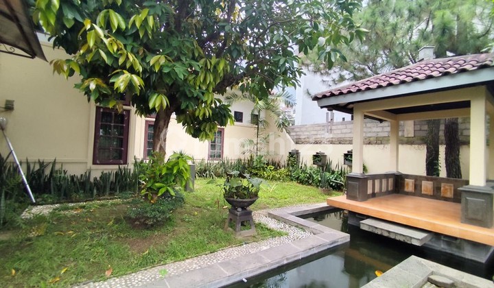 Luxury 526 Square Meter House for Sale in Condongcatur, Sleman! Suitable for Guest House/Office 2