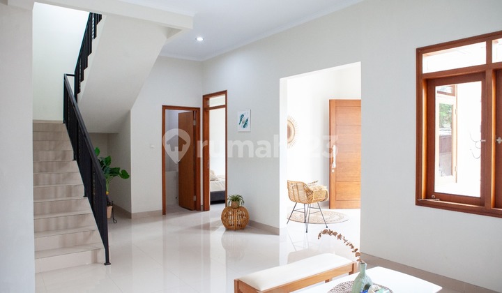 Rumah Mewah Full Furnish Dalam Cluster  Di Utara Mirota Godean, Tegalrejo, Yogyakarta 2