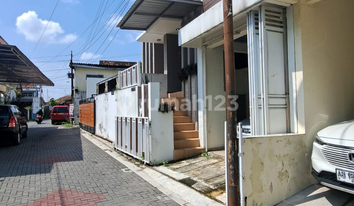 House / Fully Furnished Homestay Cokrodiningratan Near Yogyakarta Monument 2