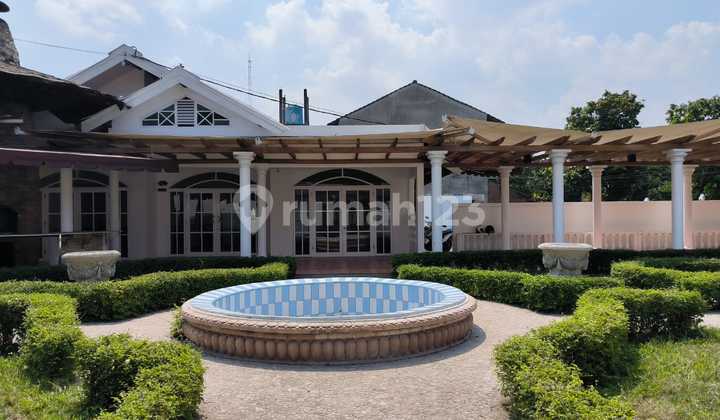 For Rent Colonial Style Commercial Building in the Heart of Jogja City, Jl Suryodiningratan