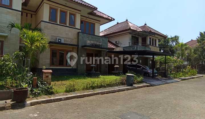 Furnished 2-Story House in a Housing Complex Located Near Ambarukmo Plaza Furnished 2-Story House in a Housing Complex Located Near Ambarukmo Plaza