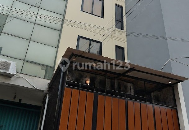 Kost 20 kamar, LT 310 m2, SHM Tambora, Jakarta Barat (TURUN HARGA)