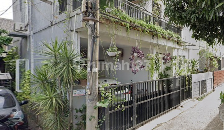 2-story house in Jagakarsa Kav. Balai Rakyat, South Jakarta