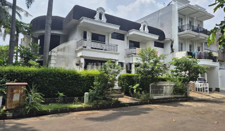 Rumah bagus 2 lantai di River Park Bintaro Jaya, SHM, Tangerang Selatan
