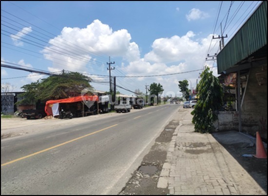 Gresik, East Java Roadside Commercial Space Gresik, East Java Roadside Commercial Space