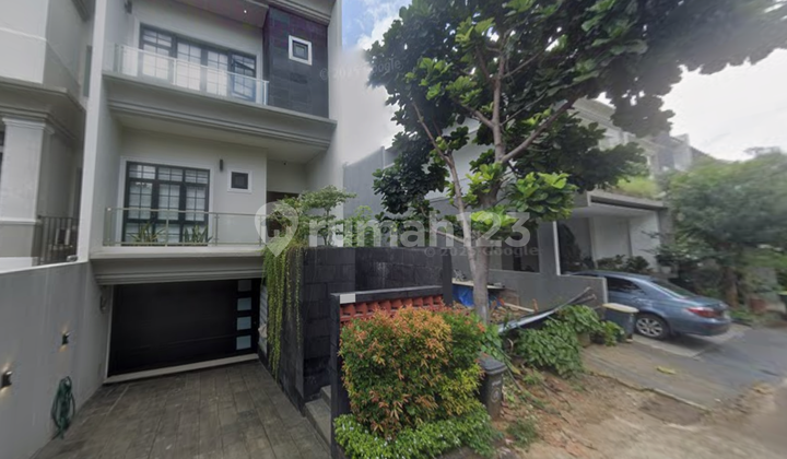 Modern House At Cluster Asoka. Jakarta Selatan 2