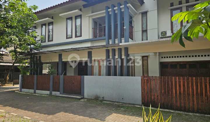 Rumah Cantik dan Asri di Griya Pipit , Bintaro