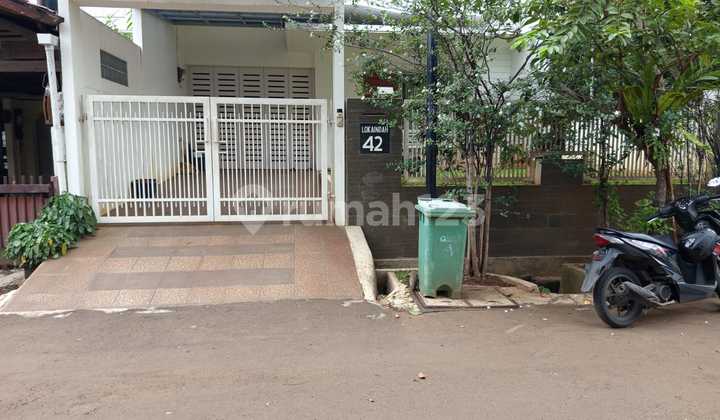 Rumah Cantik di Kalibata, Jakarta Selatan Rumah Cantik di Kalibata, Jakarta Selatan