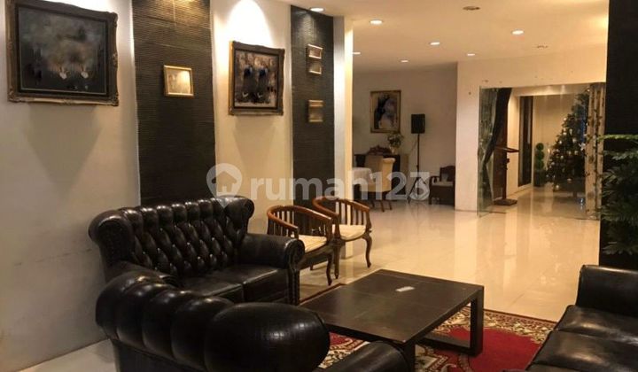 Rumah "Old Money" di Pulomas, Jakarta Timur 2