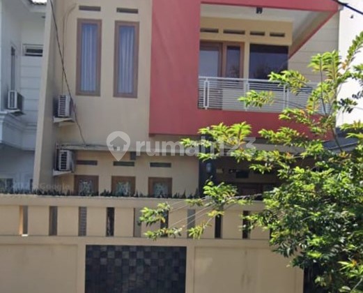 RUMAH CANTIK DI WIJAYA KUSUMA, JAKARTA TIMUR