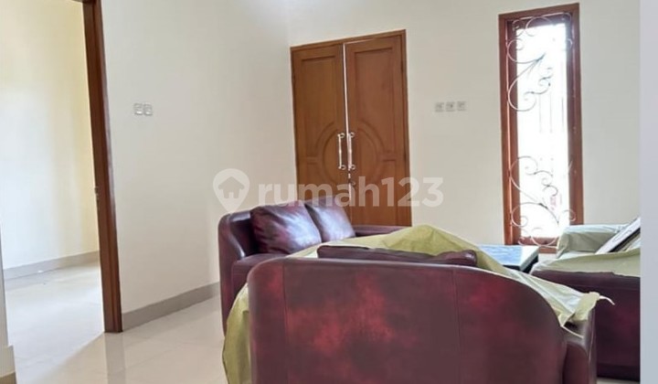 Luxurious 3.5-Story House in Poris - Prime Location on the Outskirts of West Jakarta, Ready to Occupy! 2