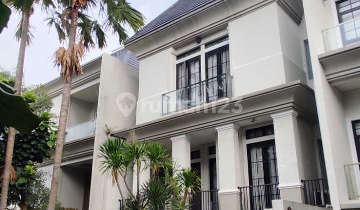 Modern House At Cluster Asoka. Jakarta Selatan Modern House At Cluster Asoka. Jakarta Selatan