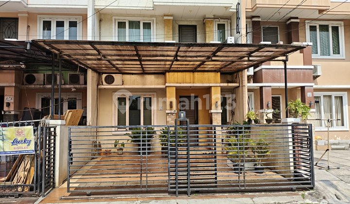 Rumah Asri di Gading Arcadia, Jakut - Harga di Bawah Pasar