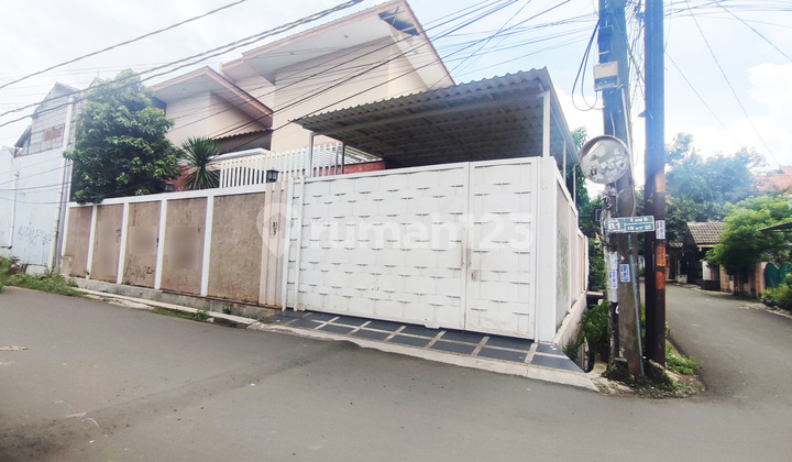 House for Sale in Taman Asri Housing, Tangerang 2