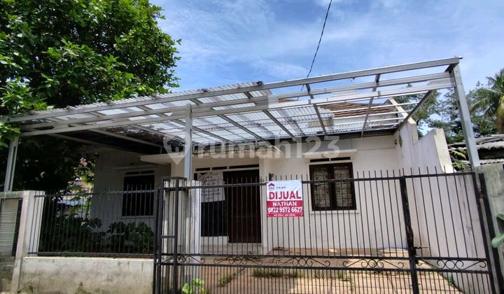 Hook House in South Bogor Hook House in South Bogor