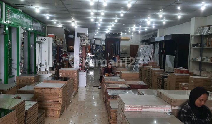 Ready-to-Occupy Shop House at an Affordable Price 2