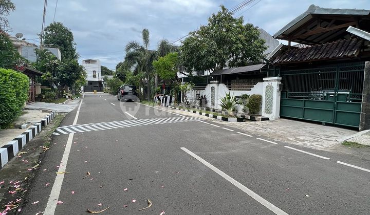 Rumah Super Luas Satu Lantai di Pusat Kota dengan Lokasi Sangat Strategis di Cempaka Putih Barat Jakarta Pusat