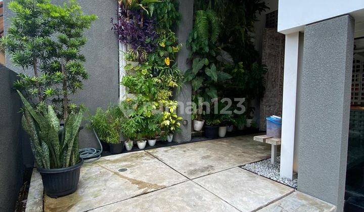 Rumah Minimalis Modern Posisi Hook Semi Furnished serta Design oleh Danny Wicaksono di Pulomas Jakarta Timur I'm All Right 2