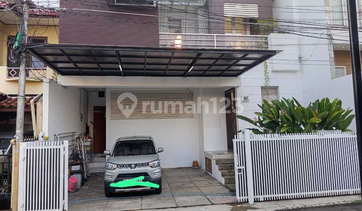 Rumah Modern Lokasi Strategis Bebas Banjir di Tebet Barat Jakarta Selatan