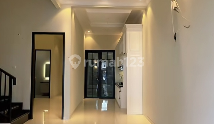 Rumah American Classic Brand New dengan Lokasi Strategis di Cempaka Putih Jakarta Pusat