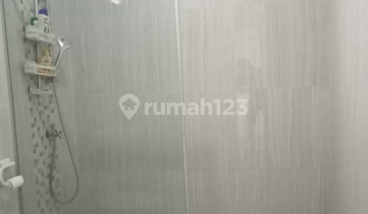 Semi-Furnished Ready-to-Occupy House with Strategic Location in Bintara, Bekasi. 2