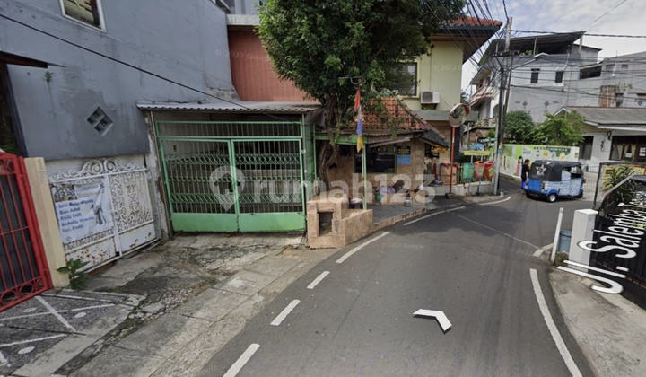 Dijual Rumah Hitung Tanah Bangunan Lama di Lokasi Strategis Salemba Jakarta Pusat