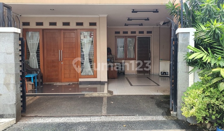 Rumah 2 Lantai Siap Huni Di Lokasi Strategis - Tebet 2