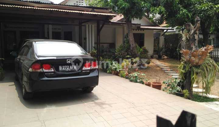 Rumah di Lokasi Nyaman & Strategis - Tebet [Dh] 2