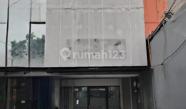 Ruko Pinggir Jalan Ramai untuk Kantor dan Usaha - Tebet Ruko Pinggir Jalan Ramai untuk Kantor dan Usaha - Tebet