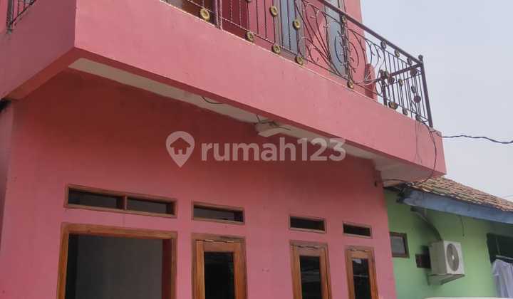 Dijual Cepat dan Murah Strategis Rumah 2 Lantai Siap Huni.