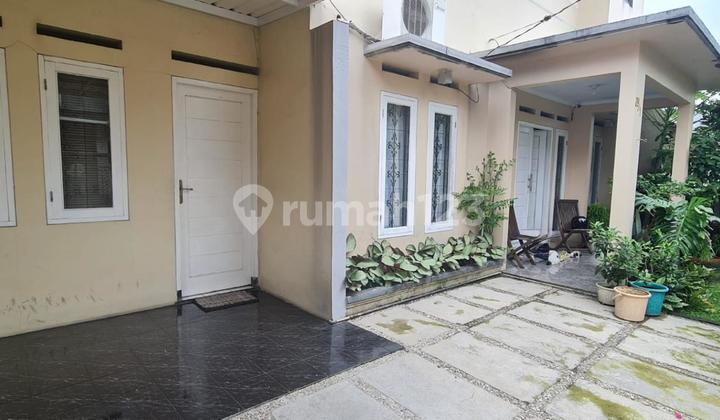 Rumah Second Siap Huni di Tengah Kota dengan Harga Terjangkau! 2