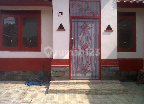 Dijual Rumah Cantik Minimalis Harga Terjangkau, Letak Strategis! Dijual Rumah Cantik Minimalis Harga Terjangkau, Letak Strategis!