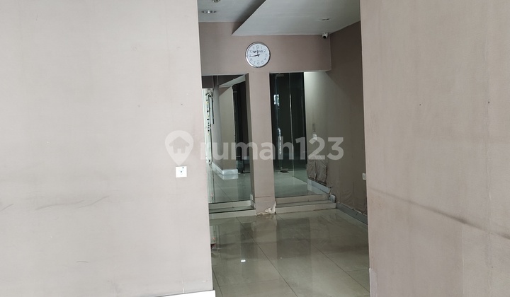For Rent: Former Bank Tengg Business Space in Semarang City 2