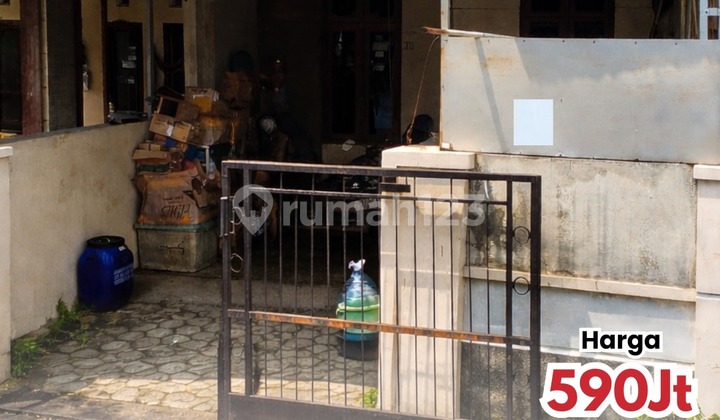 Selling House Minimal Renovation in Pedurungan Area, East Semarang, Near Jl Soekarno Hatta 1