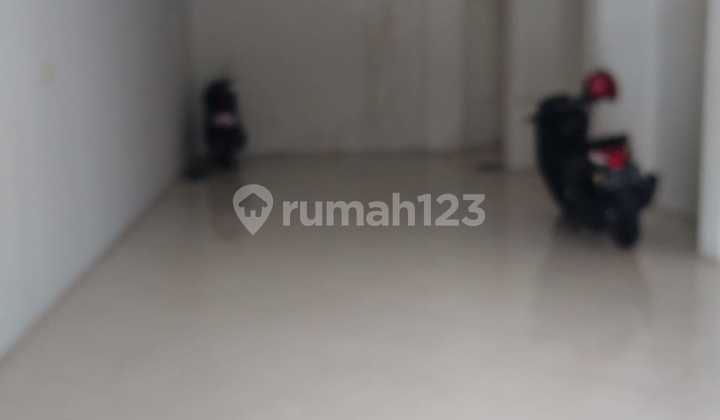 Well-Maintained Shop House Ready for Use in Central Surabaya Area 2