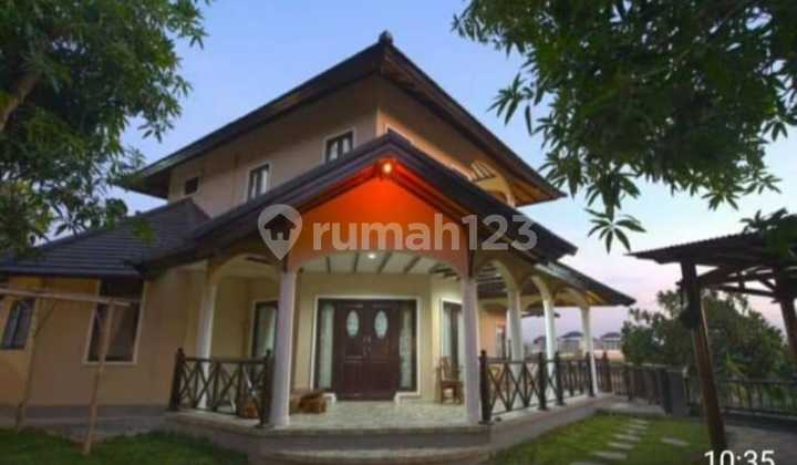 Villa in Raya Pabean Area Only a Step Away to the Newly Renovated Beach