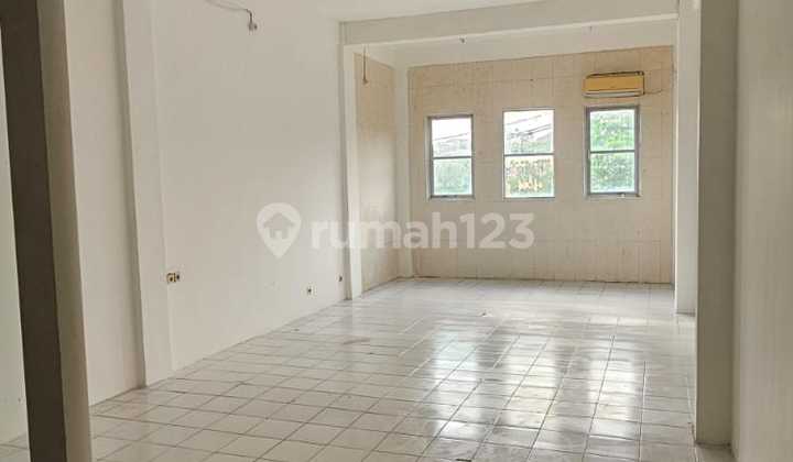 Ready-to-Use Shop House Near Ubaya Hospital, Ubaya University, etc.