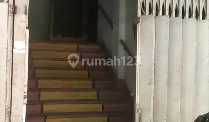 Disewakan Ruko 2 Lantai di Pusat Bisnis Sby