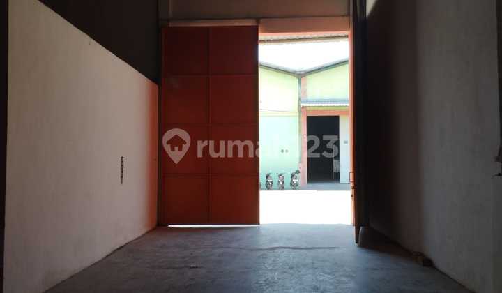 For Sale: Ready-to-Use Warehouse (Well-Maintained), Flood-Free, 24-Hour Security, Highly Strategic Location on Sidoarjo City Ring Road.