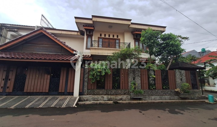 For Sale Beautiful 2-Story House in Hook Position, Ready to Occupy in Galaxy Bekasi.