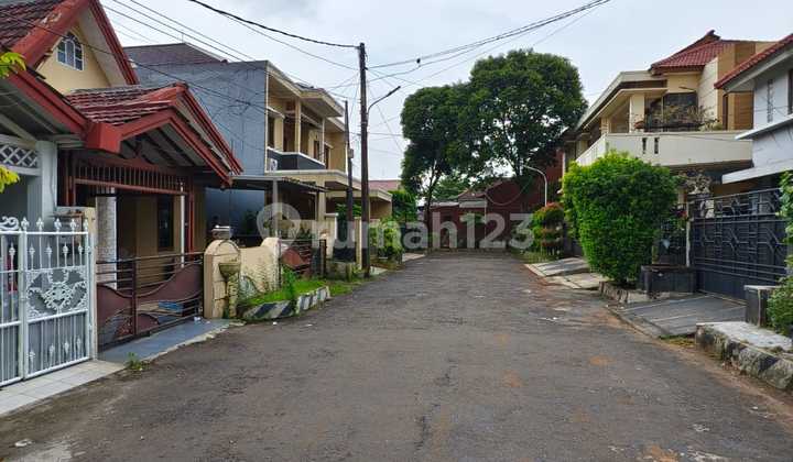 Dijual Rumah 2 Lantai Dekat Tol dan Mall di Galaxy Bekasi 2