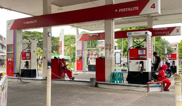 Active and Strategic Gas Station in East Bekasi Active and Strategic Gas Station in East Bekasi