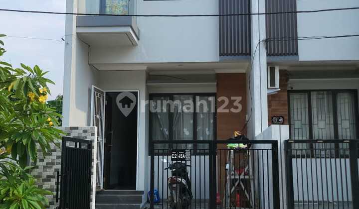 Rumah 2 Lantai SHM di Imperial Gading Pelindo 2 - Siap Huni, Harga Nego!