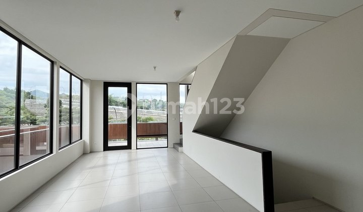 Ruko Strategis Sasakirana Kbp | Lt 2 + Rooftop | Parkir Banyak | Open Price 85 Juta